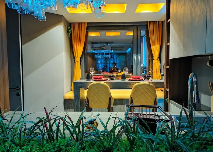 Private Penthouse Apartment *